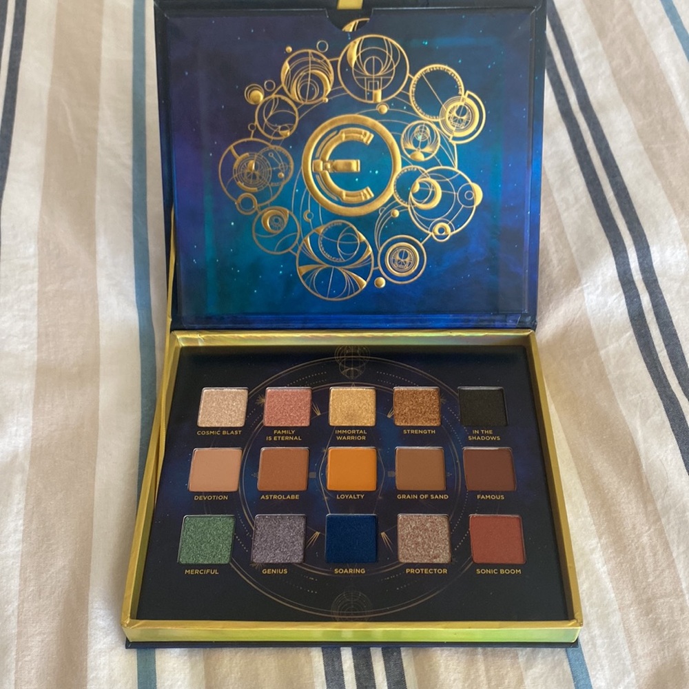 Urban Decay ETERNALS eyeshadow Pallet
